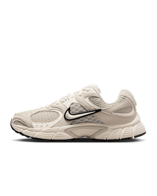 【NIKE】ナイキ WMNS V5 RNR ウィメンズ V5 ランナー Amazon.com | Nike Women's V5 Runner Sneaker, Black/Black
